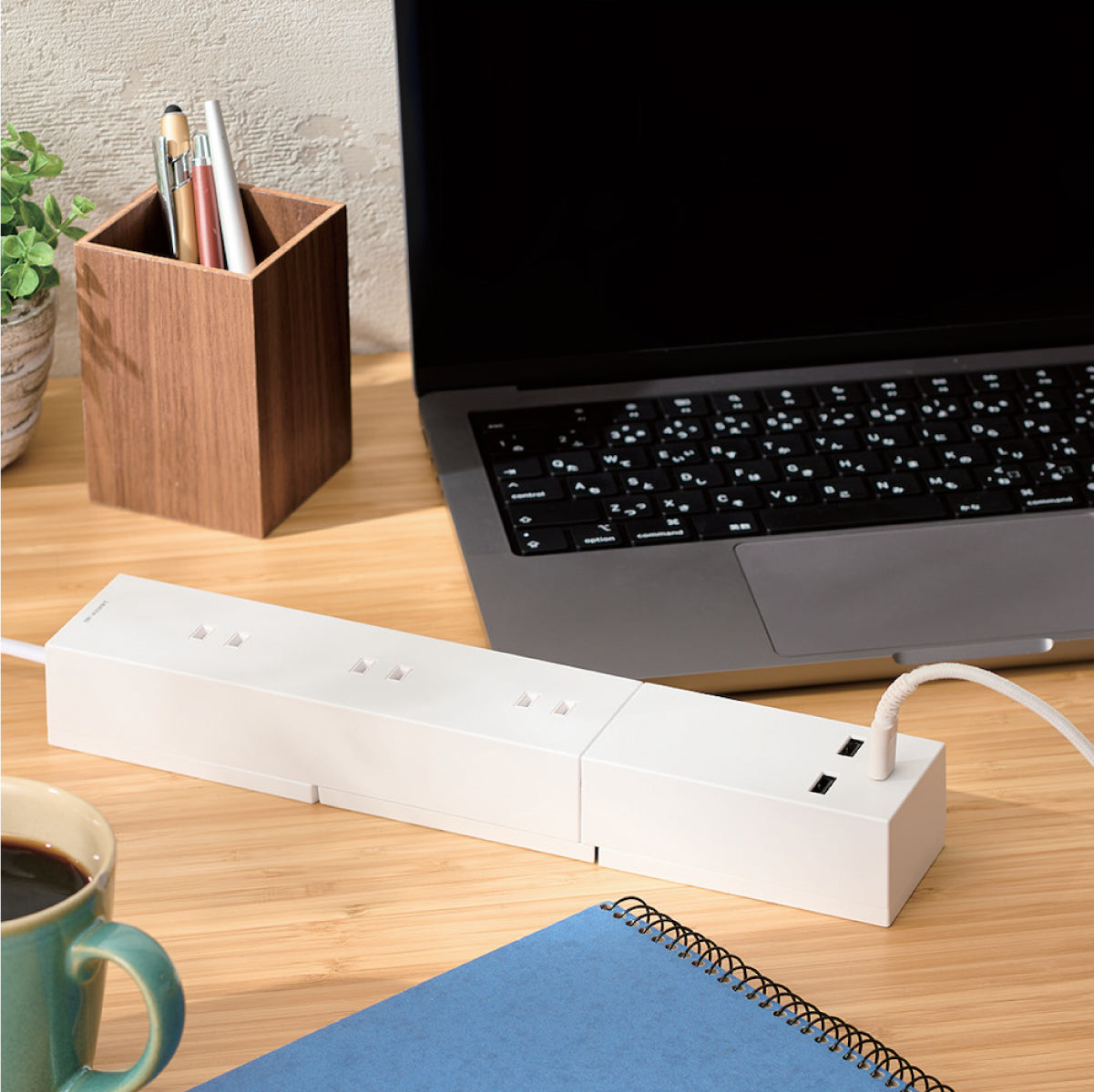 【在庫処分特価】エレコム USBタップ USB Type-C×1(最大30W) USB-A×2(最大12W) 最大出力32W AC差込口×3 脚パーツ付き 2.5m