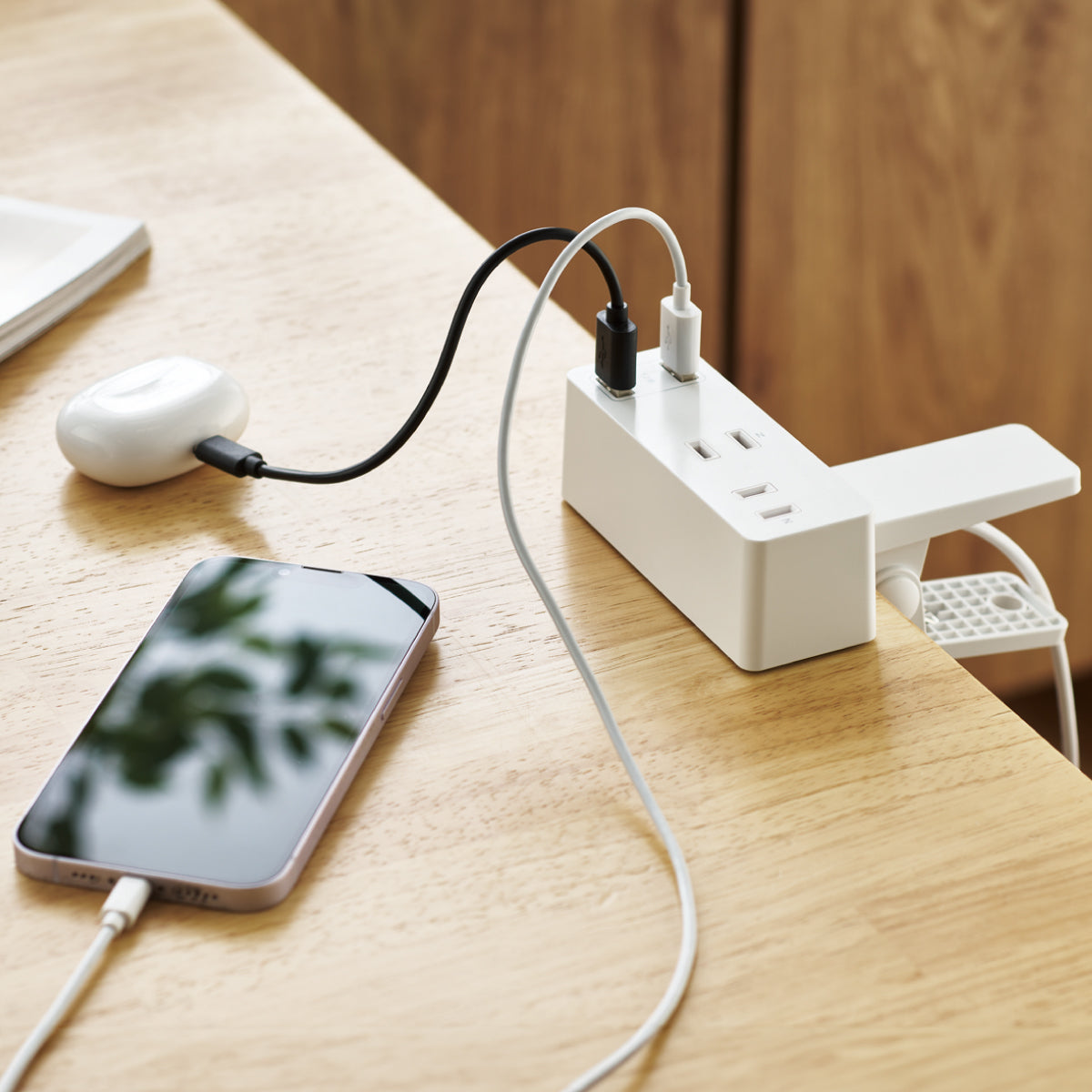 エレコム USBクリップタップ 雷サージ付 ホコリシャッター付 3個口 スイングプラグ USBA×2 2.4A 1.5m 3m